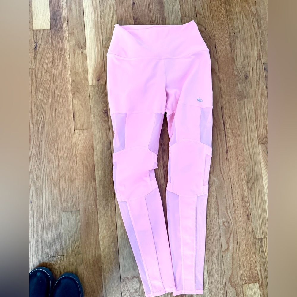 alo Yoga High-Waist Impact legging in Macaron Pink. S
